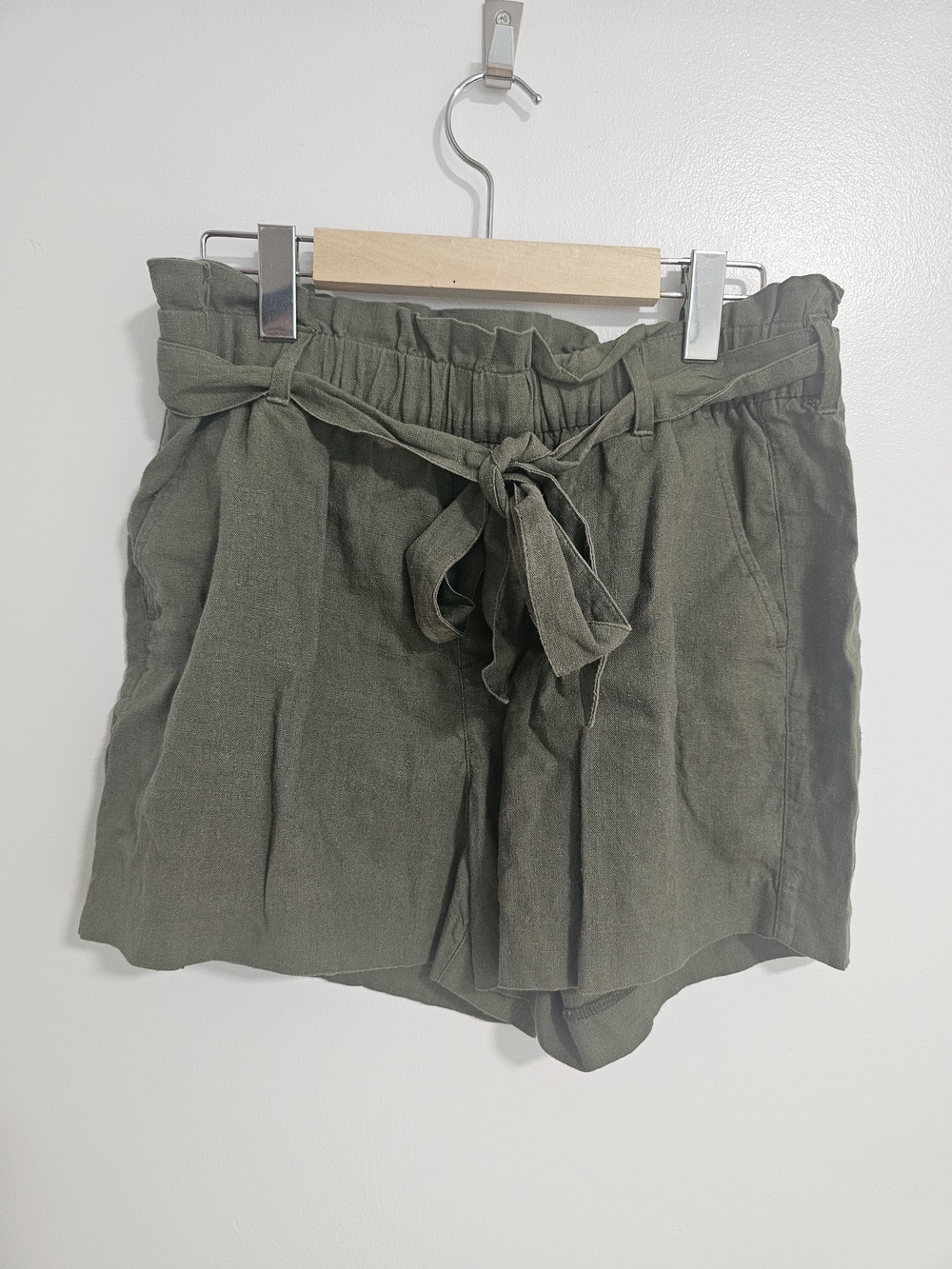 Old Navy Linen Olive Tie-Waist Paperbag Shorts Size 8